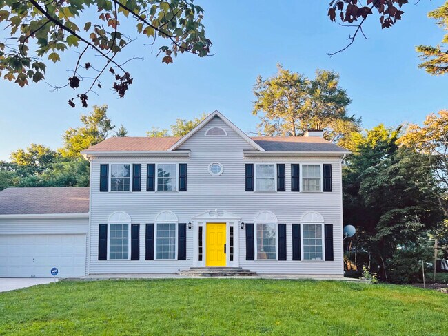 Front view - 2863 Chain Bridge Rd