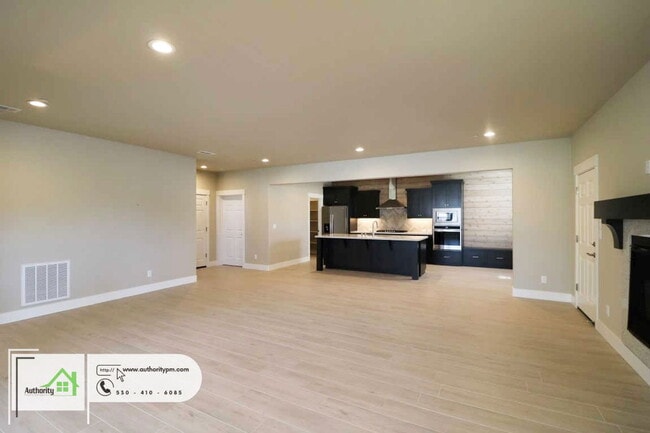Building Photo - 6677 Bandito Dr