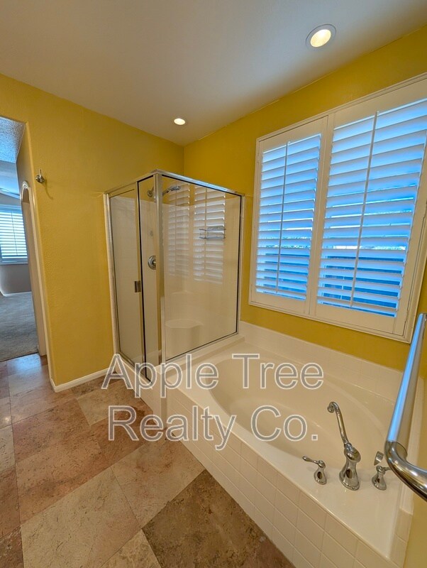 Building Photo - 1560 Gazebo Ln