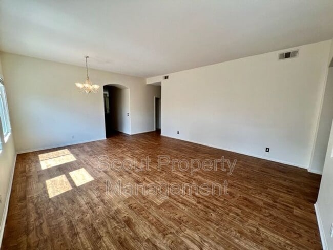 Building Photo - 41423 Temeku Dr
