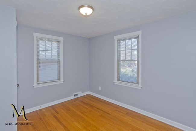 Building Photo - 3 Bedroom Single Family Home in East Forest Park Springfield, MA!