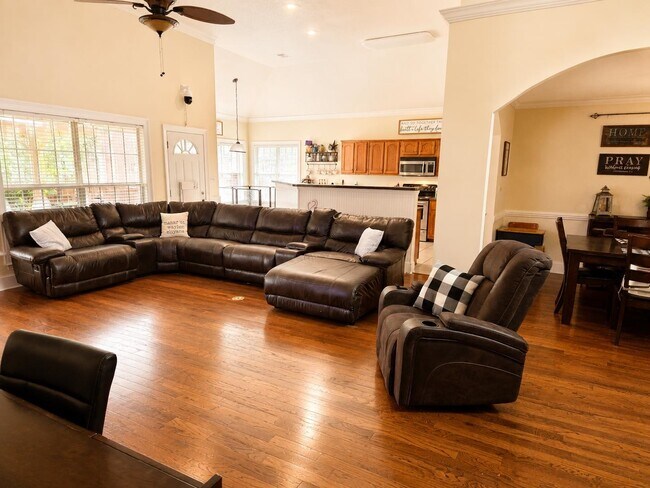 Building Photo - 11652 Belle Manor Dr