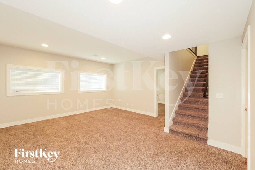Building Photo - 1128 Blackpool Dr
