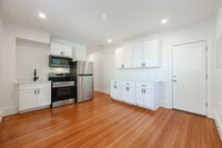 Building Photo - Elmgrove Ave
