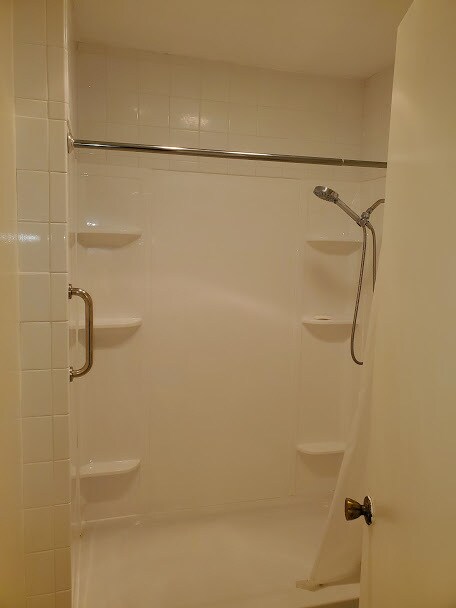 Building Photo - 1127 E Del Mar Blvd