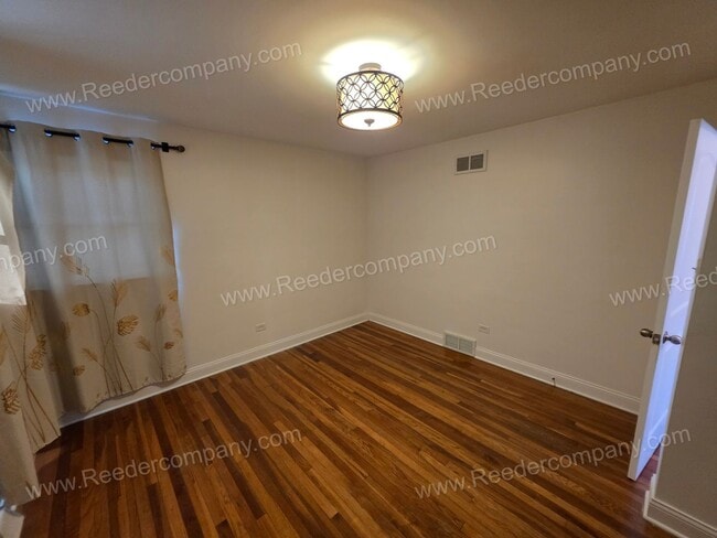 Building Photo - Spacious 2 bed 1.5 bath house in Hammond