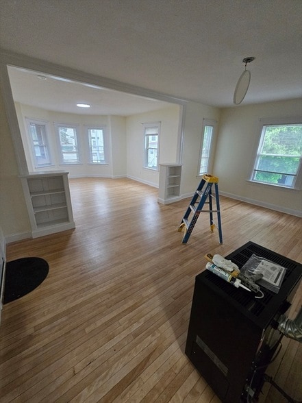 Building Photo - 38 Fox St