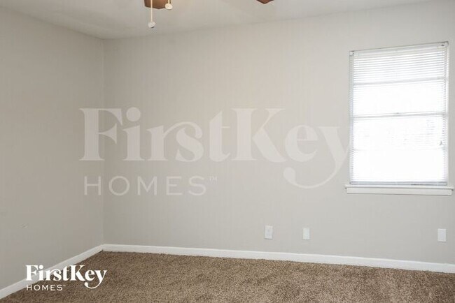 Building Photo - 3500 Coronado Ct