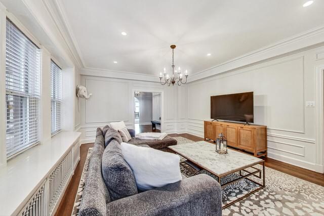 Building Photo - 3240 N Lake Shore Dr