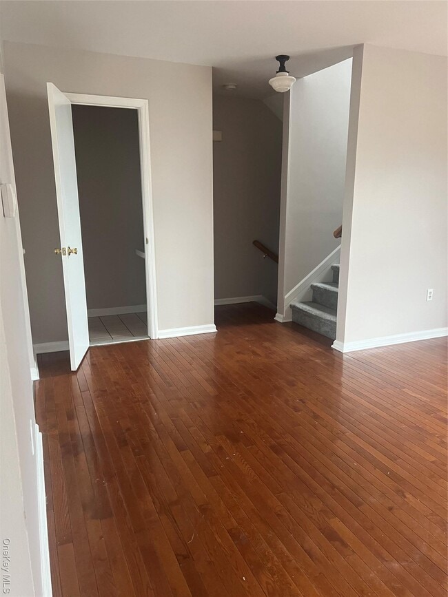 Building Photo - 47 Helene Rd