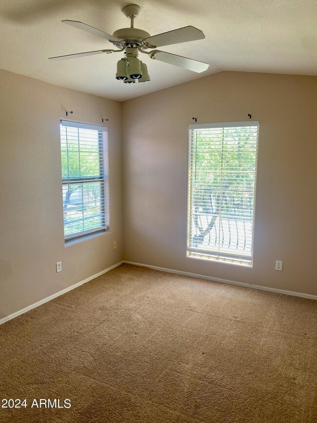 Building Photo - 4008 E Ironhorse Rd