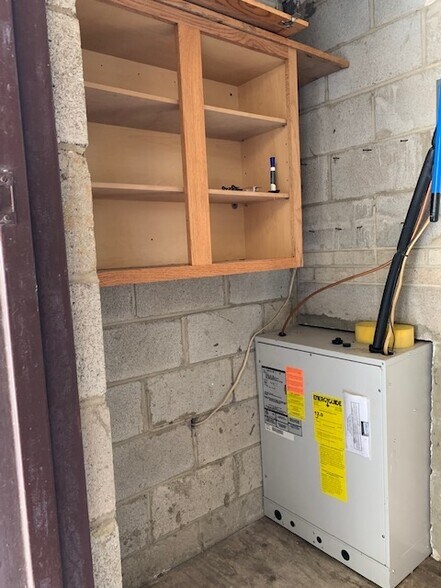 Building Photo - 10101 Prince Pl