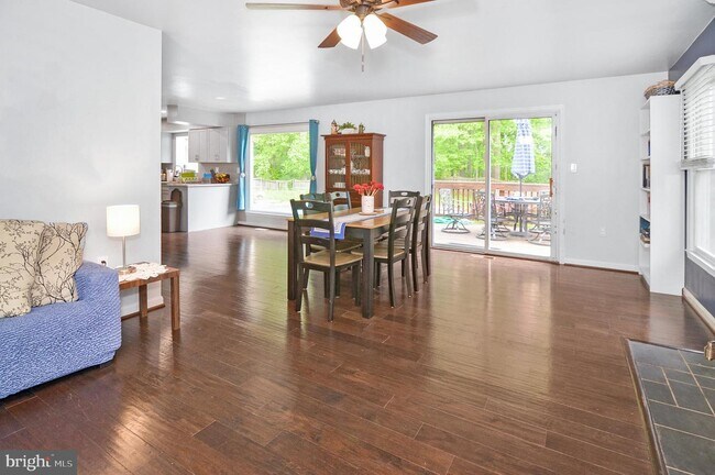 Building Photo - 6303 Gabriel St