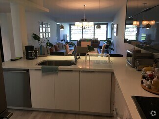 Building Photo - 6049 Balboa Cir