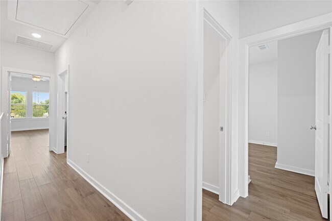 Building Photo - 8119 Danson Ln