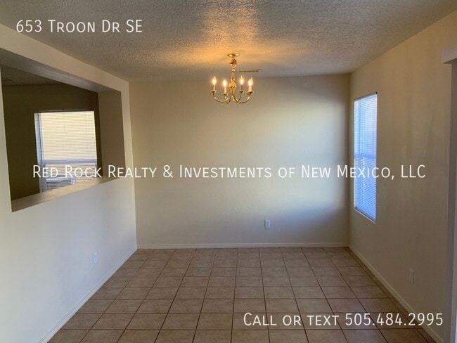 Building Photo - 653 Troon Dr SE