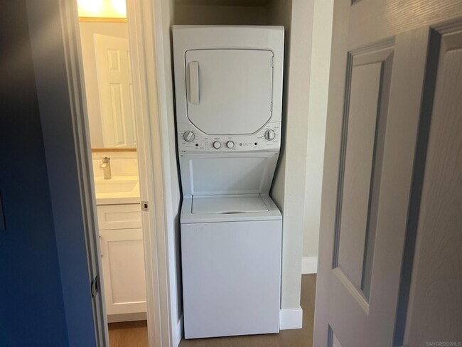 Building Photo - 4181 Van Dyke Ave