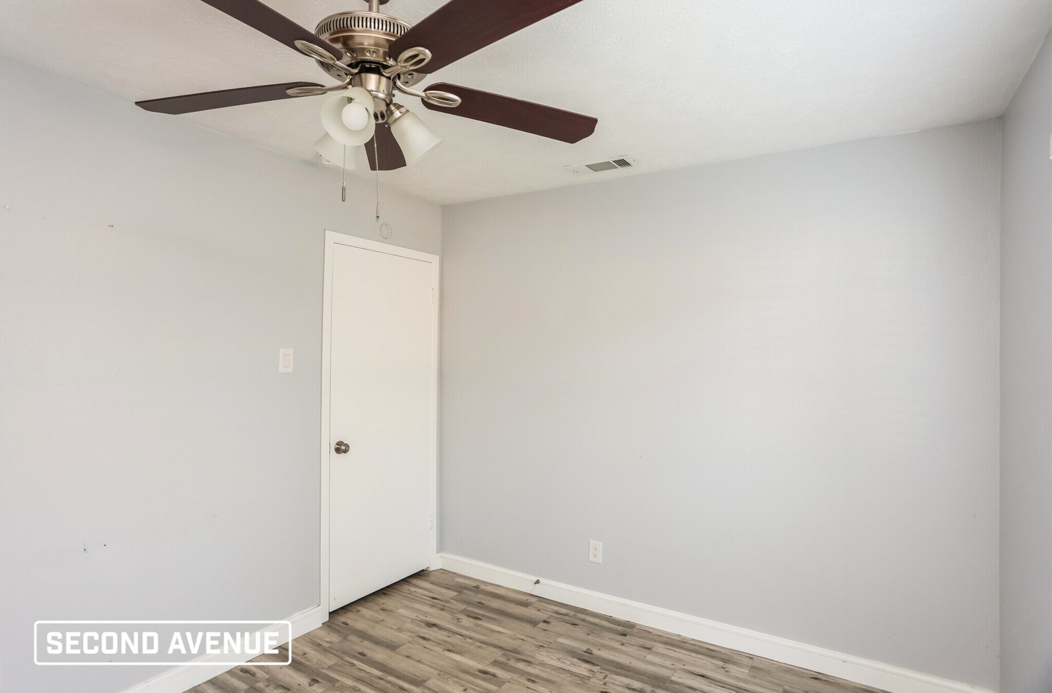 Building Photo - 1614 Hillwood Dr