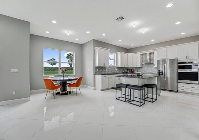 Building Photo - 5482 Macoon Wy