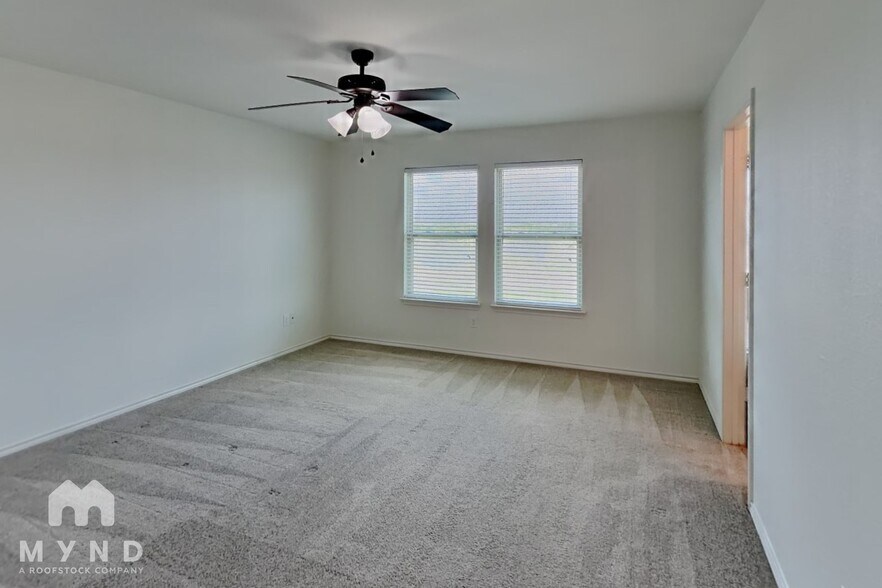 Building Photo - 440 Stonebrook Dr
