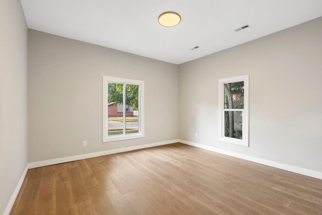 Building Photo - Modern 2 Bed | 1 Bath Home