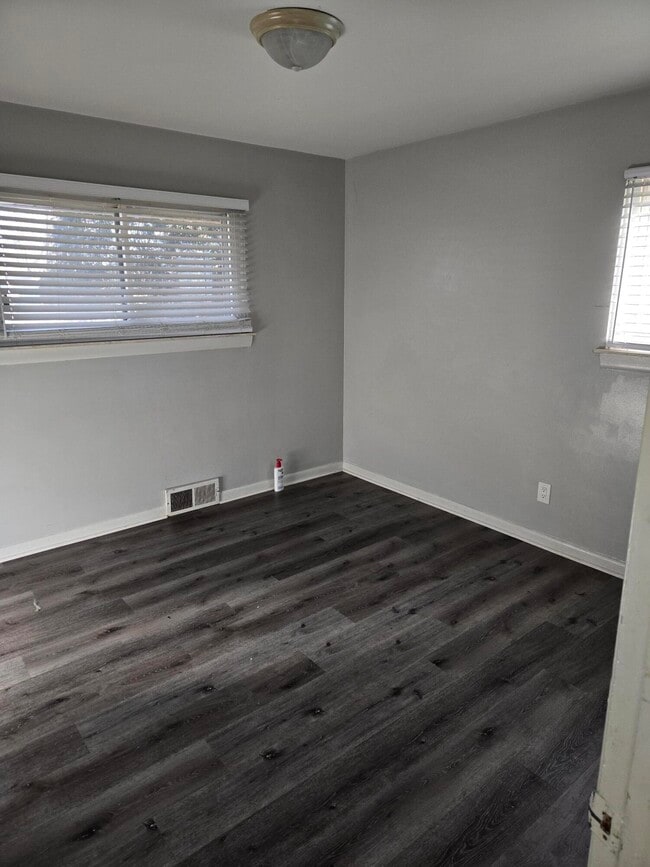 Building Photo - 27294 W Pleasant Ridge Dr