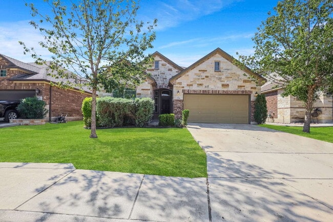 Building Photo - "Charming 3-Bedroom Oasis with 2 Baths in ...
