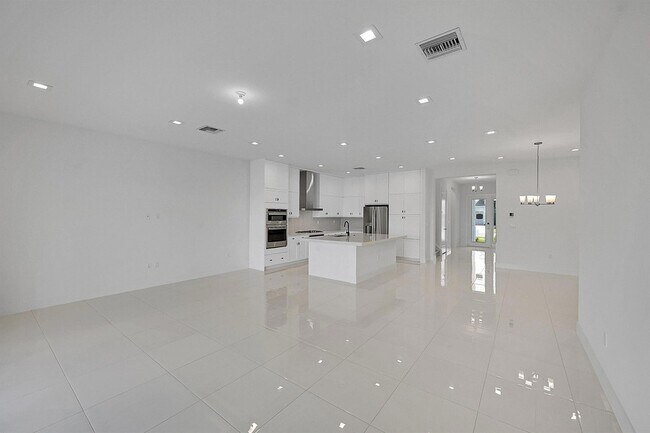 Building Photo - 13072 Feathering Wy