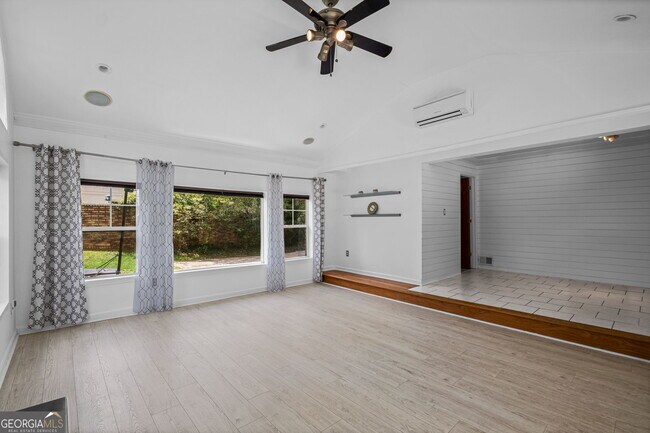 Building Photo - 5291 Manhasset Cove