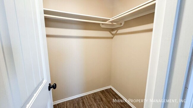 Building Photo - 2516 N Ave O