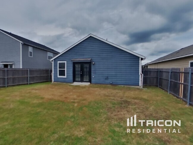 Building Photo - 1617 Village Park Trail