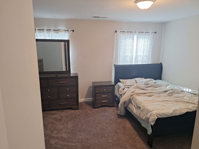 Building Photo - Beautiful Five Bedroom Home Located in Northeast Columbia!