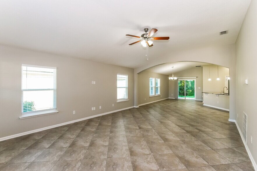 Building Photo - 252 Colorado Springs Way