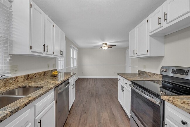 Building Photo - 67 Plantation Rd