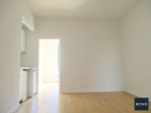 Building Photo - 1107 1st Ave