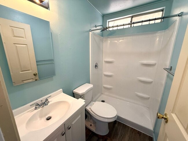 Building Photo - Newly Remodeled 2 Bedroom 2 Bathroom Home!- Available Now