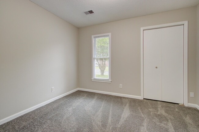 Building Photo - 105 Wadmalaw Cir