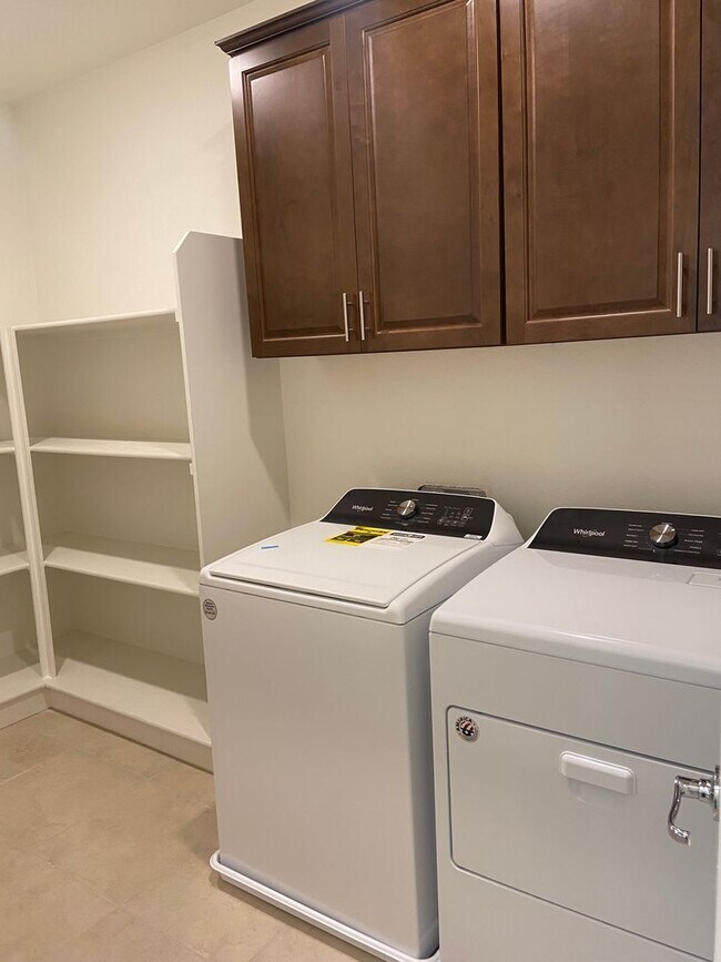 Building Photo - Folsom Ranch Community - 4 Bedroom, 2.5 Ba...