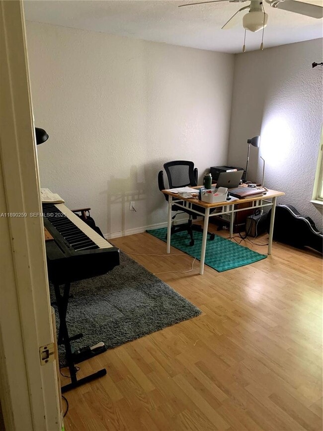 Building Photo - 325 E Plymouth Ave