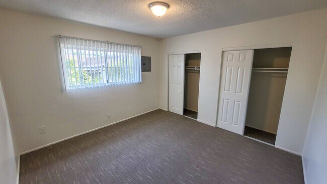 Building Photo - Upstairs Vacancy in West La Habra!