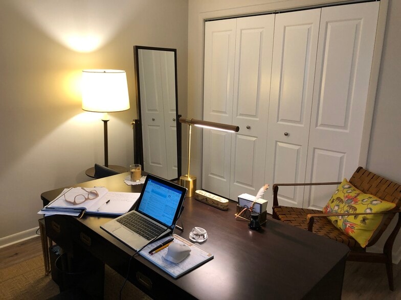 2nd Bedroom - 733 N Western Ave