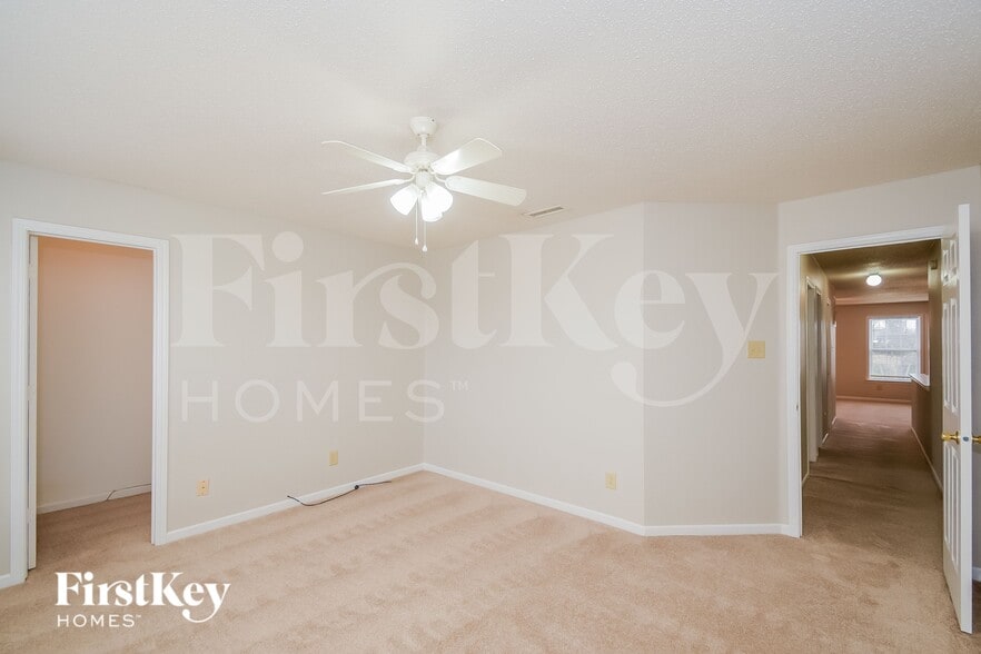 Building Photo - 5661 Grassy Bank Dr