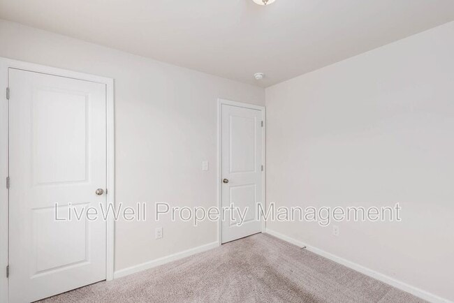 Building Photo - 30 Stevens Cv Dr