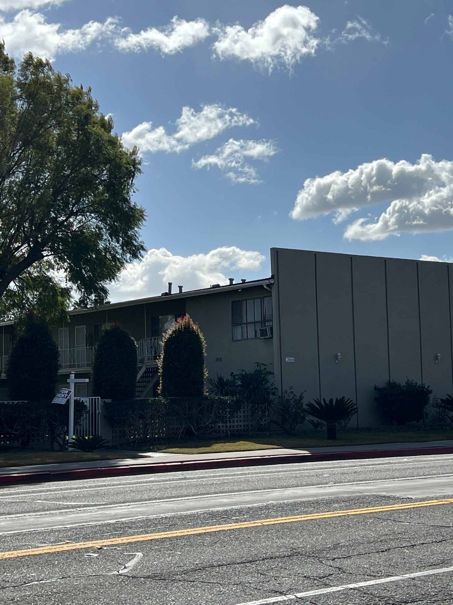 street view - 2324 E Commonwealth Ave