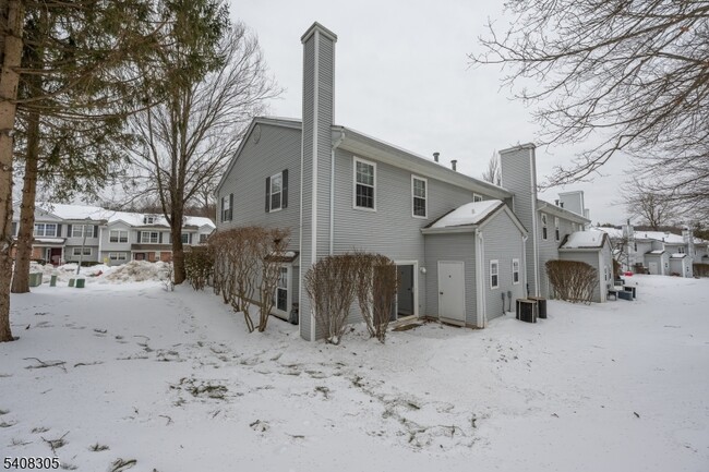 Building Photo - 63 Hickory Way