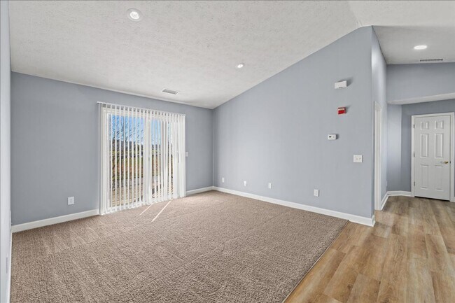 Building Photo - Cross Pointe Business Park***Walking Distance to Costco***2 Bedroom Apartment Promenade Developme...