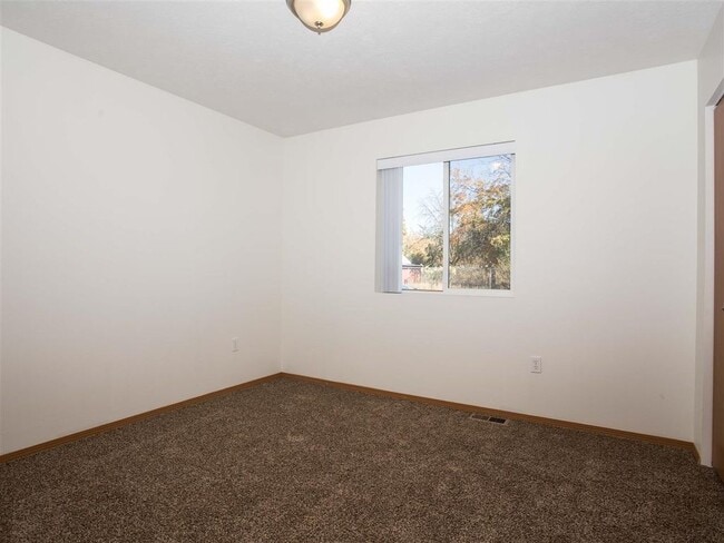 Building Photo - 4301 N Blake Rd