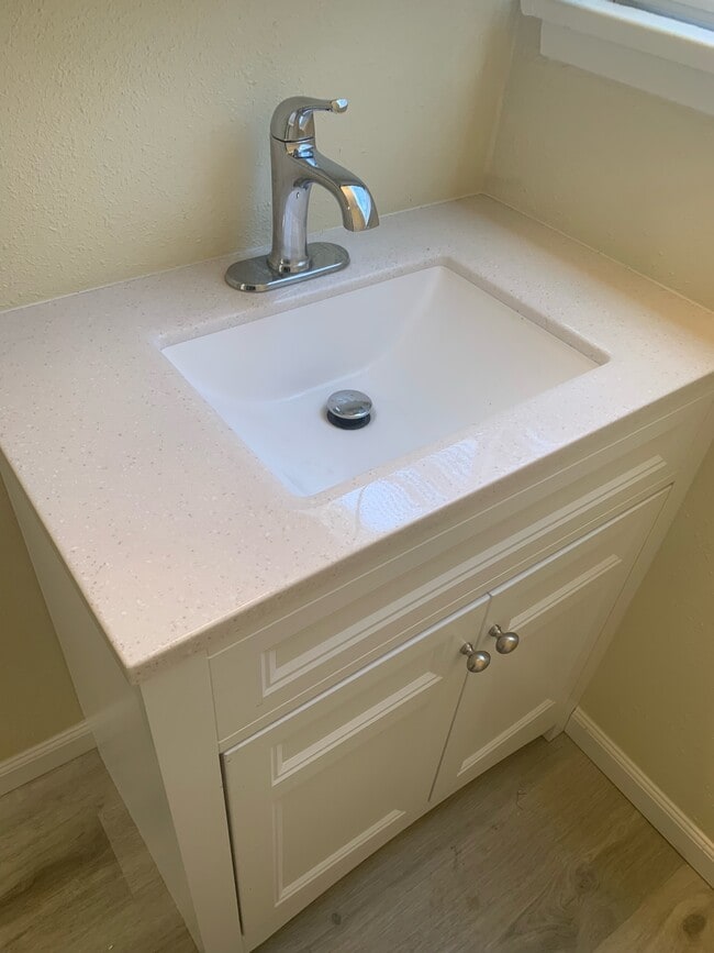 Building Photo - 2228 Thurman Ave