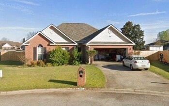 Building Photo - 102 Trevore Ct