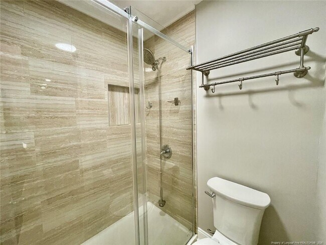 Building Photo - 431 Offing Dr